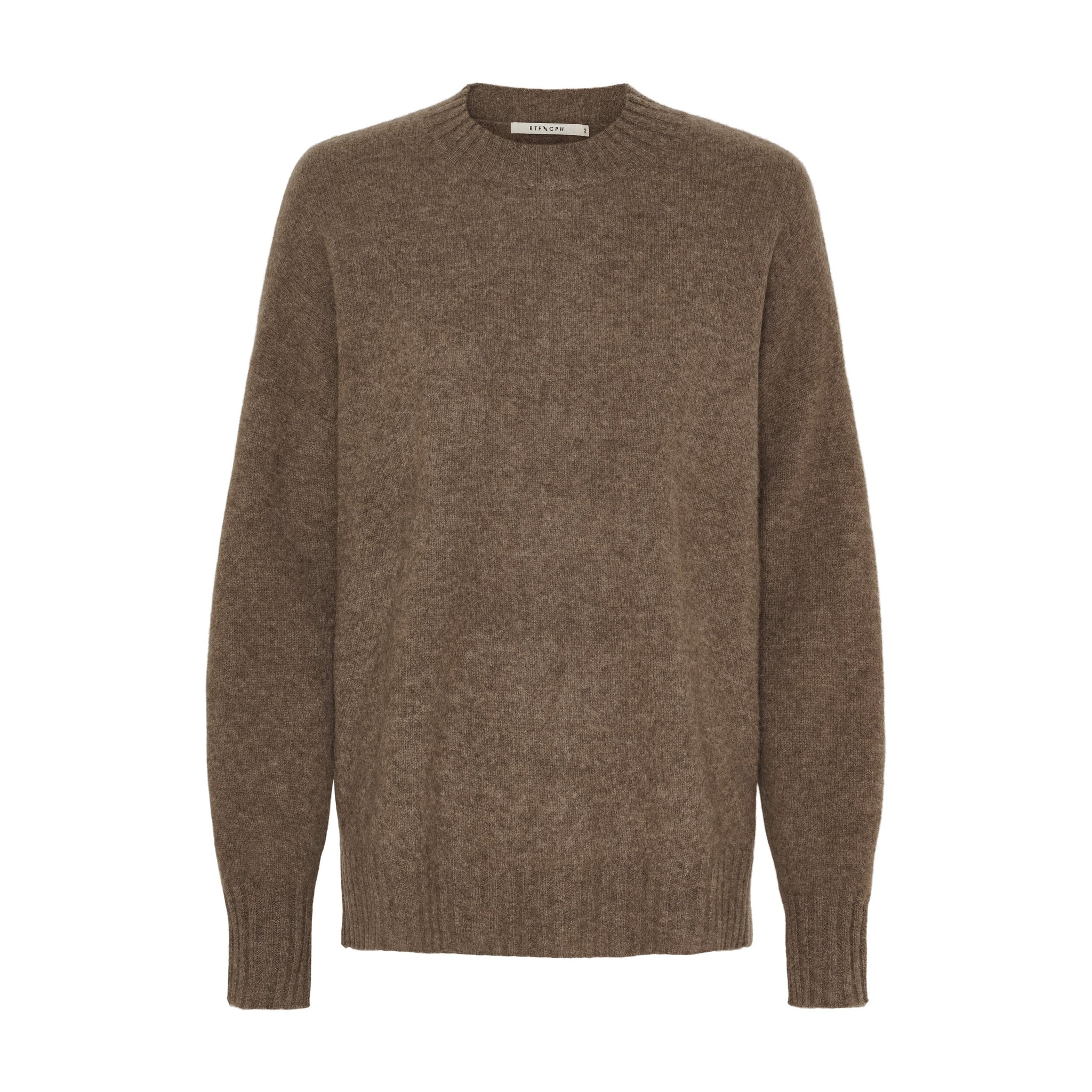 Alina Yak Pullover fra Butterfly i farven Beige set forfra med rund hals, lange ærmer og ribkanter