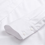 Detalje af bred manchet med to hvide knapper på hvid Bamboo Shirt skjorte
