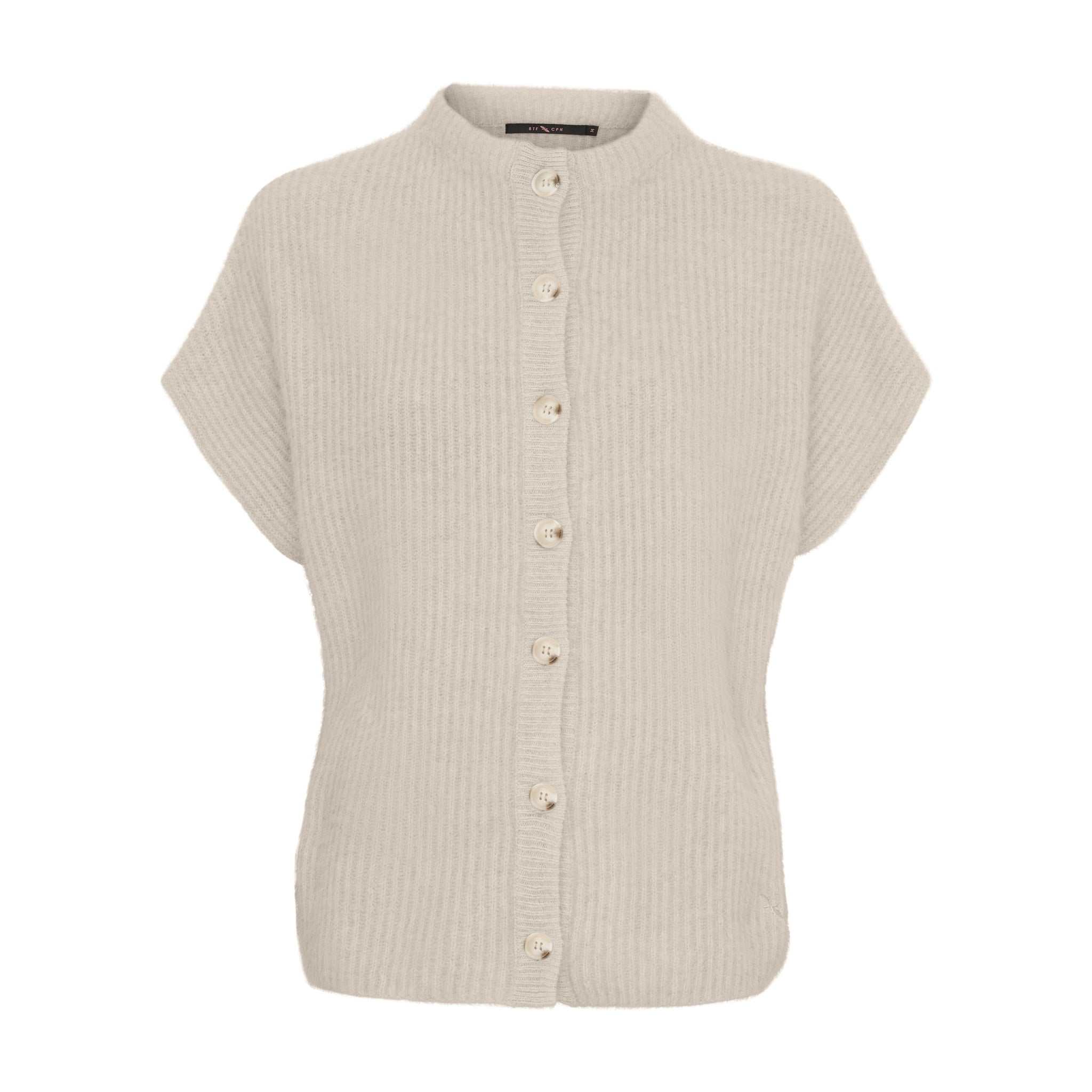 Eleanor vest fra Butterfly i beige ribstrik med knapper foran og korte ærmer, set forfra