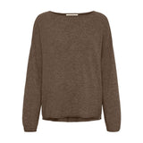 Brun oversize bluse i cashmere med bådudskæring og lange ærmer set forfra