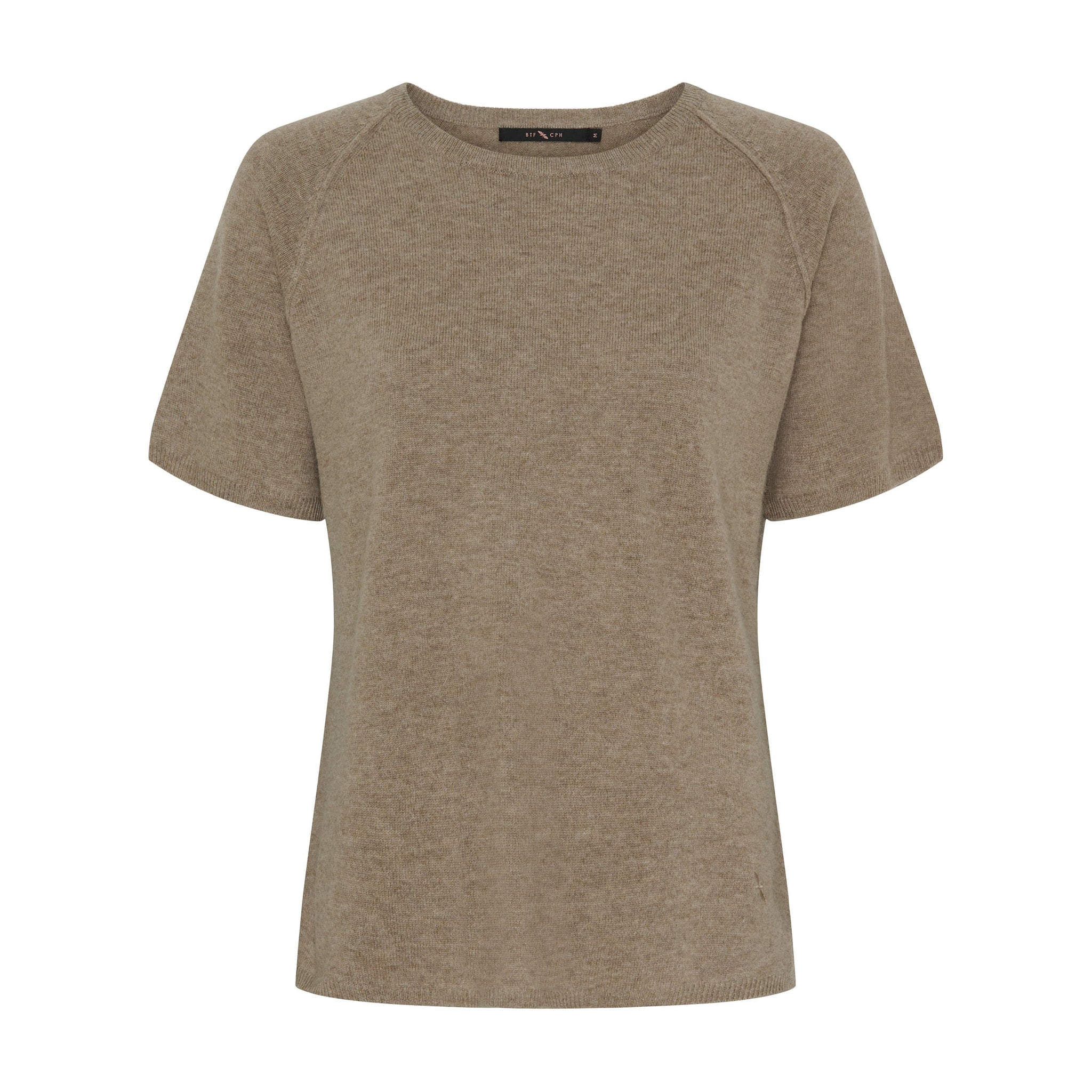 Beige kortærmet strik fra Butterfly i Taupe Melange med rund hals og raglanærmer, set forfra