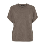 Brun meleret kortærmet pullover i strik med rund hals og ribkant, set forfra