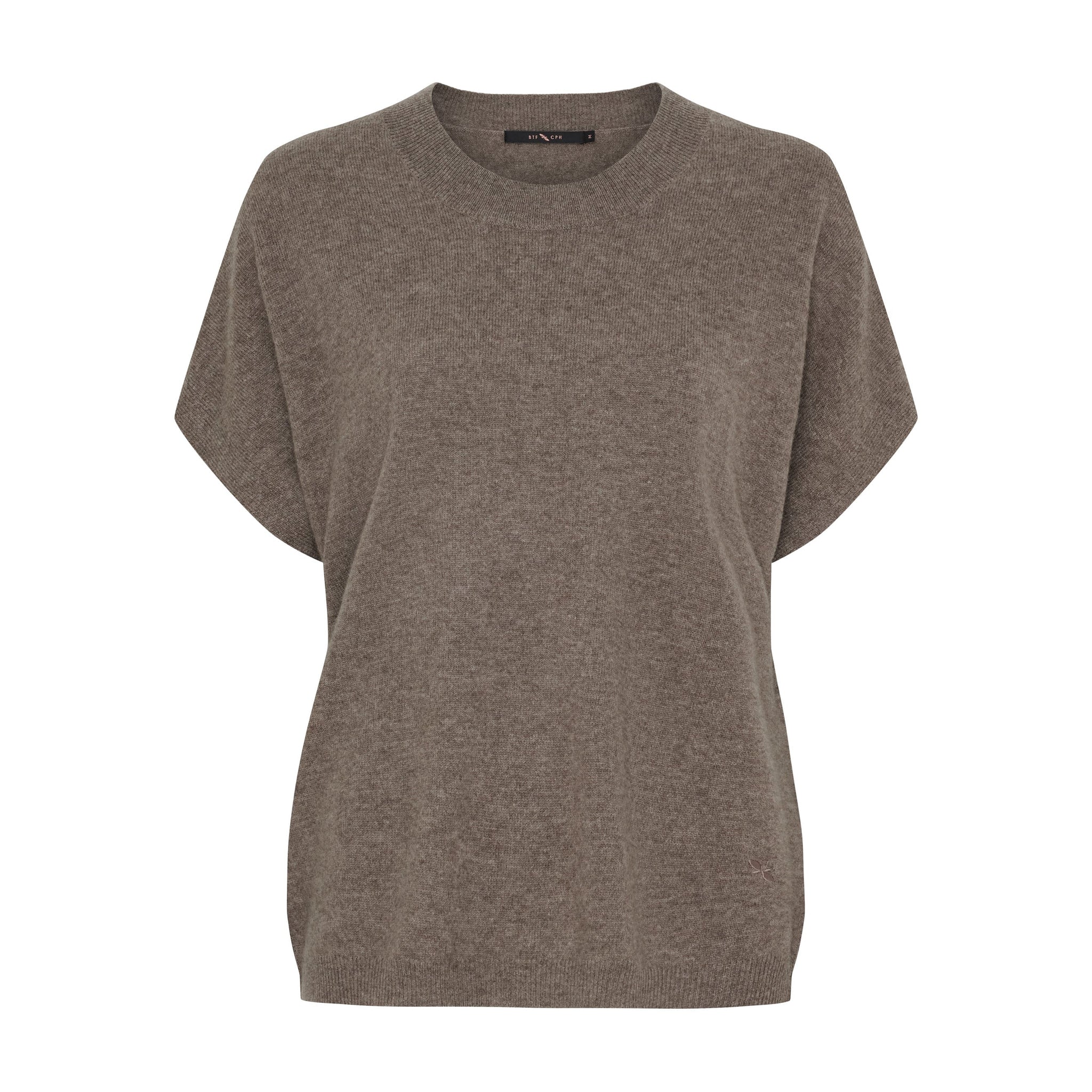 Brun meleret kortærmet pullover i strik med rund hals og ribkant, set forfra