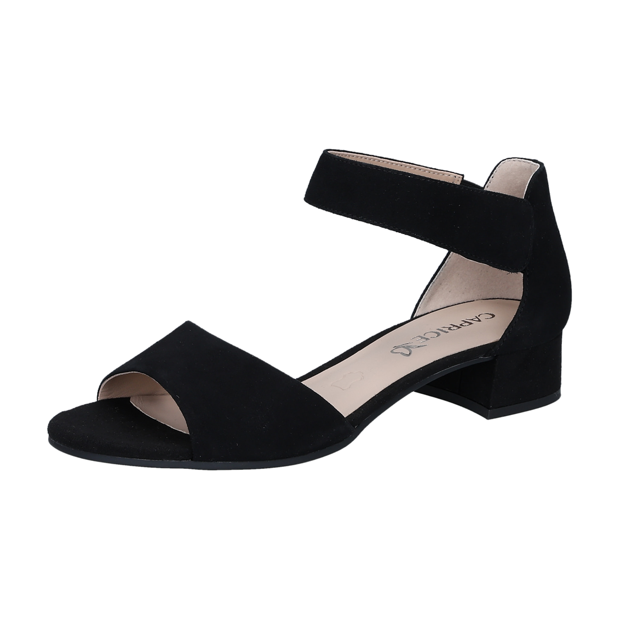 Sort sandal fra Caprice set skråt forfra med åben tå, ankelrem og lav blokhæl
