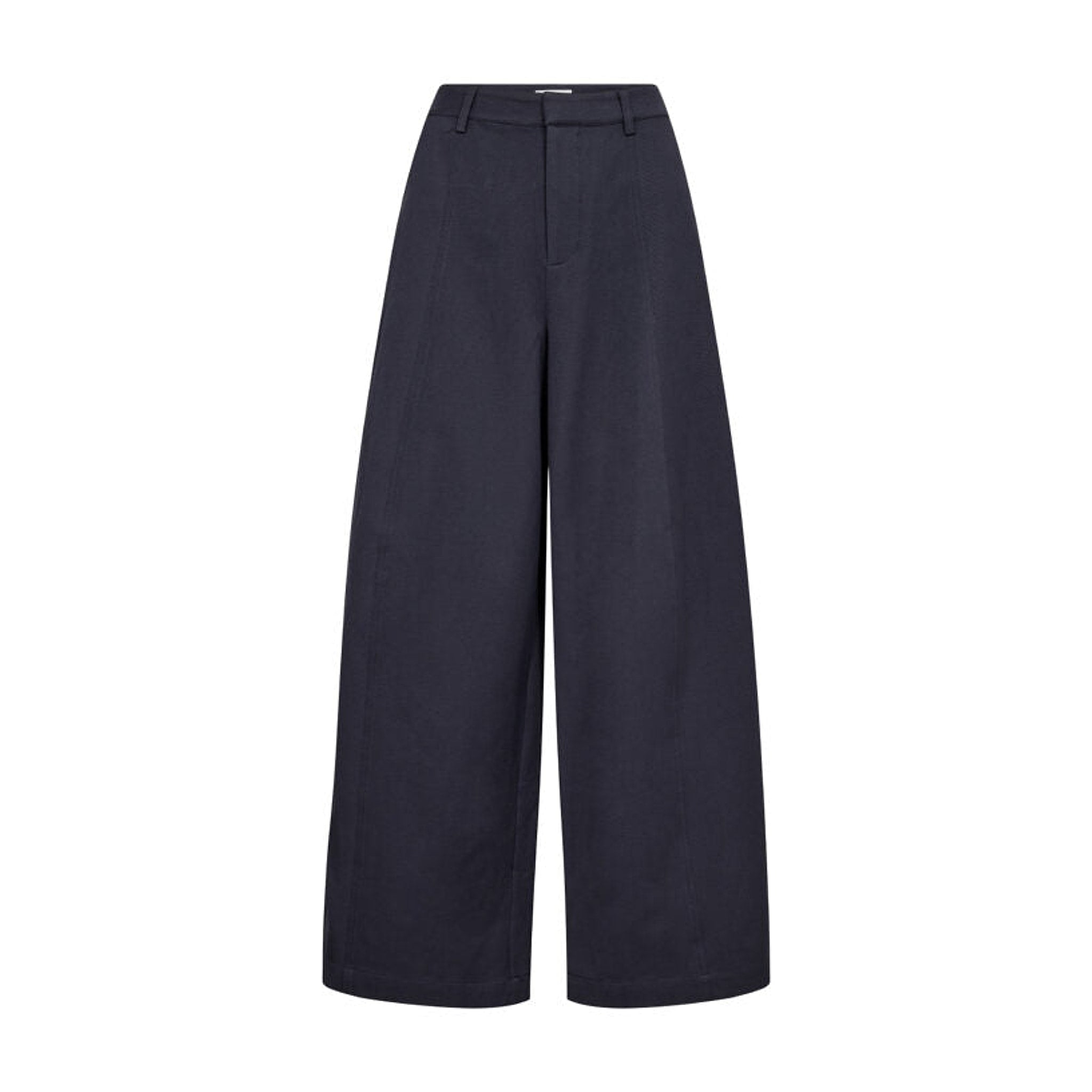 Navy barrel bukser fra Co'Couture set forfra med vide ben, bæltestropper og syning ned foran