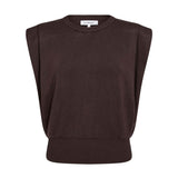 Lue Wing Knit Vest i Dark brown fra Co'Couture set forfra – brun vest i strik med rund hals og markerede skuldre