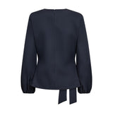 Navy bluse fra Co'Couture set bagfra med kort lynlås i nakken og bindebånd