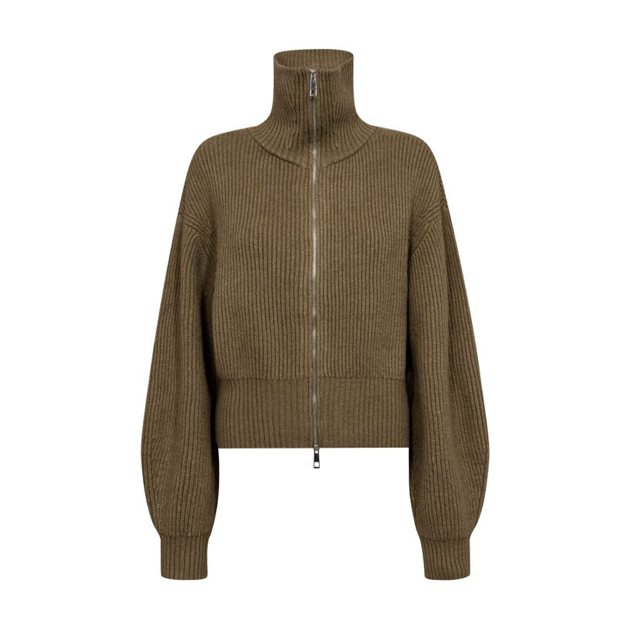 Grøn cardigan i ribstrik med høj krave og sølvfarvet lynlås fra Co'Couture set forfra