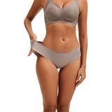 Brune trusser Tai i Soft Mocha fra Femifemme set forfra med glat overflade og lige linning