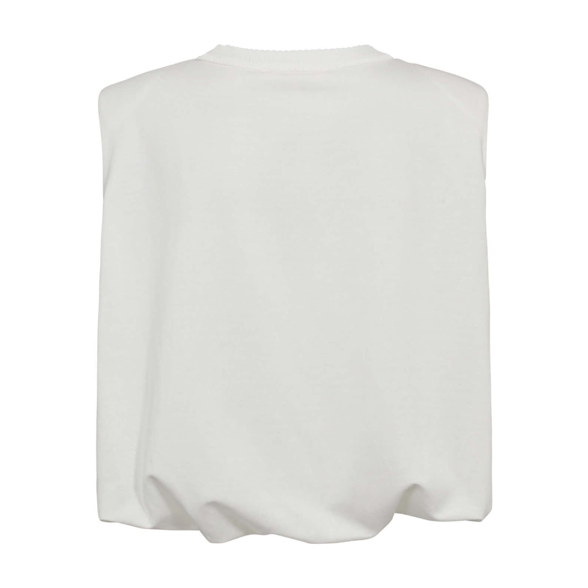 Hvid Anisa bluse fra Gossia i Offwhite set bagfra med samlet, puffet kant forneden