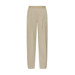 Beige bukser Atalie Pants i farven Sand fra Gossia set forfra med læg foran