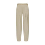 Beige bukser Atalie Pants i Light Camel set forfra med læg og ben, der smalner af
