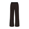 Brune wide leg bukser Cloe Atalie Pant i Chocolate set forfra med læg foran og sort elastisk linning