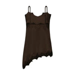 Brun top fra Gossia i Chocolate set bagfra med blonder hen over ryggen og asymmetrisk kant