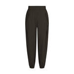 Brune Mollie Long Pant bukser fra Gossia i farven Coffee set forfra med elastisk linning og elastik ved anklen