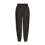 Brune Mollie Long Pant bukser fra Gossia set bagfra med rynket linning og lille lynlås ved anklen