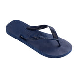 Navy Top sandal fra Havaianas set skråt fra siden med rem mellem tæerne