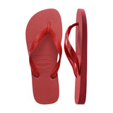 Rød Havaianas Top sandal ovenfra ved siden af en sandal set fra siden