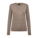 Beige langærmet bluse med rund hals og sort print af små H'er og prikker, set forfra