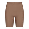 Brune shorts i Camel fra Hype The Detail set forfra med lille logo ved benet