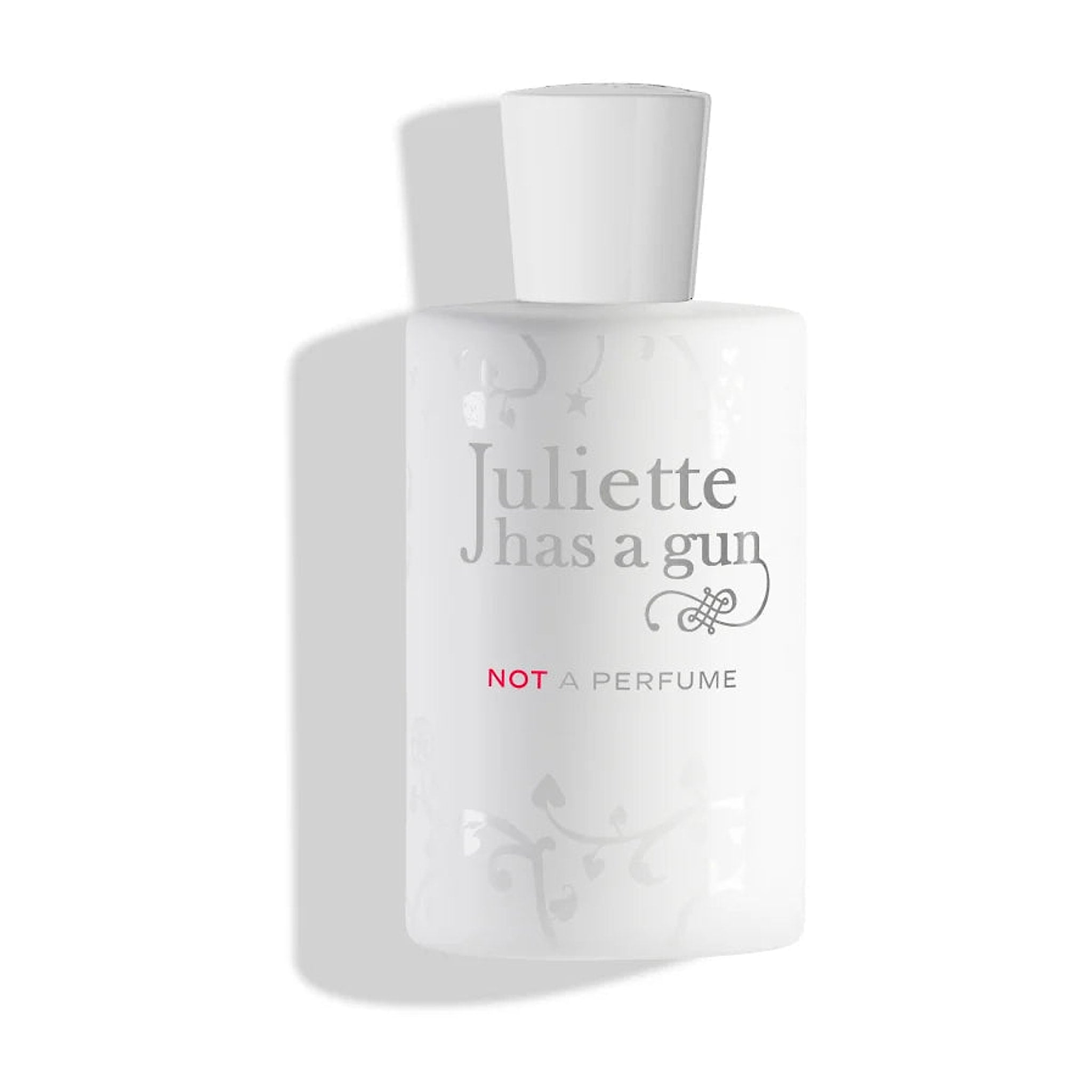 Hvid flaske med Not A Perfume parfume fra Juliette Has a Gun set skråt forfra på hvid baggrund