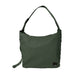 Grøn taske Toby Bag fra Kintobe i Zen Green set forfra med justerbar skulderrem og lille sort logomærke