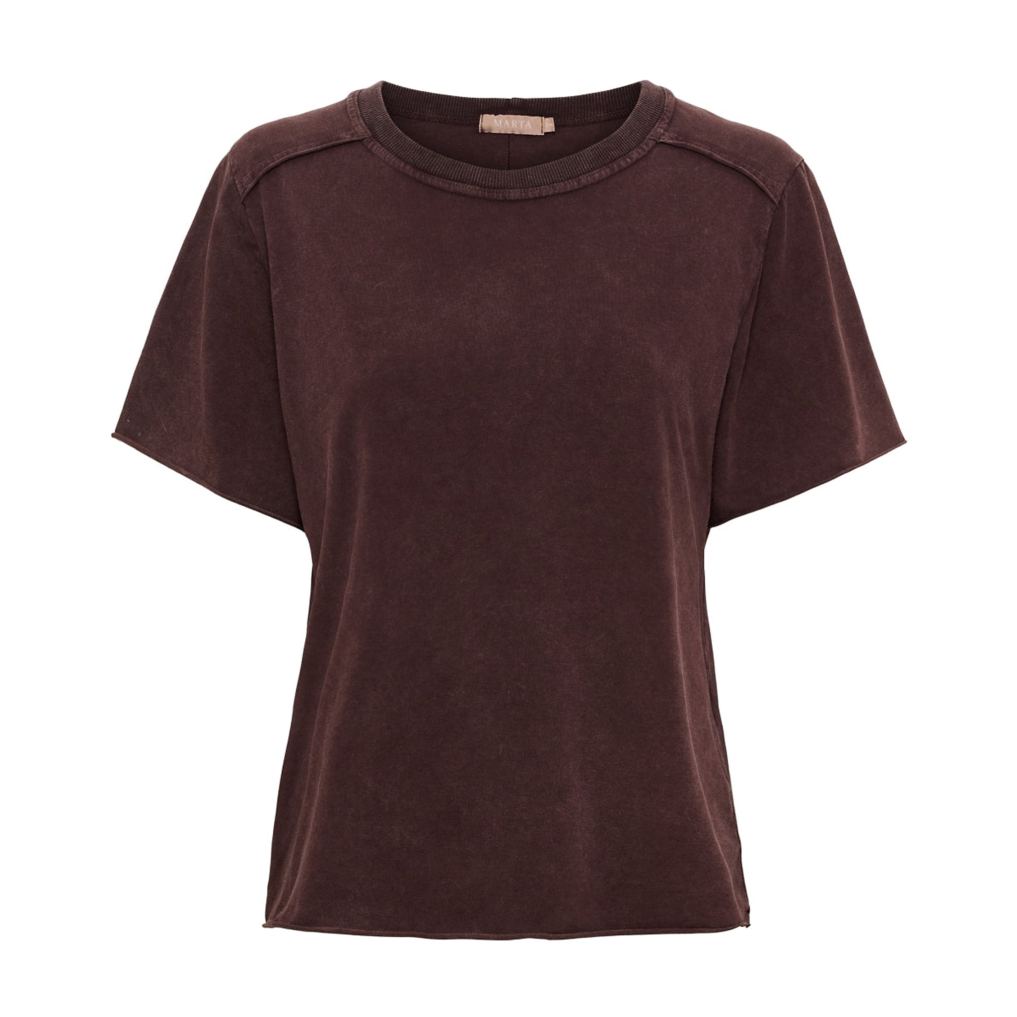 Rød t-shirt i Bordeaux fra Marta du Chateau set forfra med rund hals, korte ærmer og vasket look
