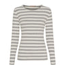 Grå og råhvid stribet t-shirt med lange ærmer og rund hals fra Marta du Chateau set forfra