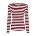 Rød og råhvid stribet t-shirt med lange ærmer og rund hals fra Marta du Chateau, set forfra