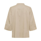 Beige bluse fra Marta du Chateau set bagfra med nedfaldne skuldre og 3/4-ærmer med bred kant