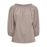 Brun bluse i farven Fango fra Marta du Chateau set forfra med rynket halsudskæring og 3/4 pufærmer
