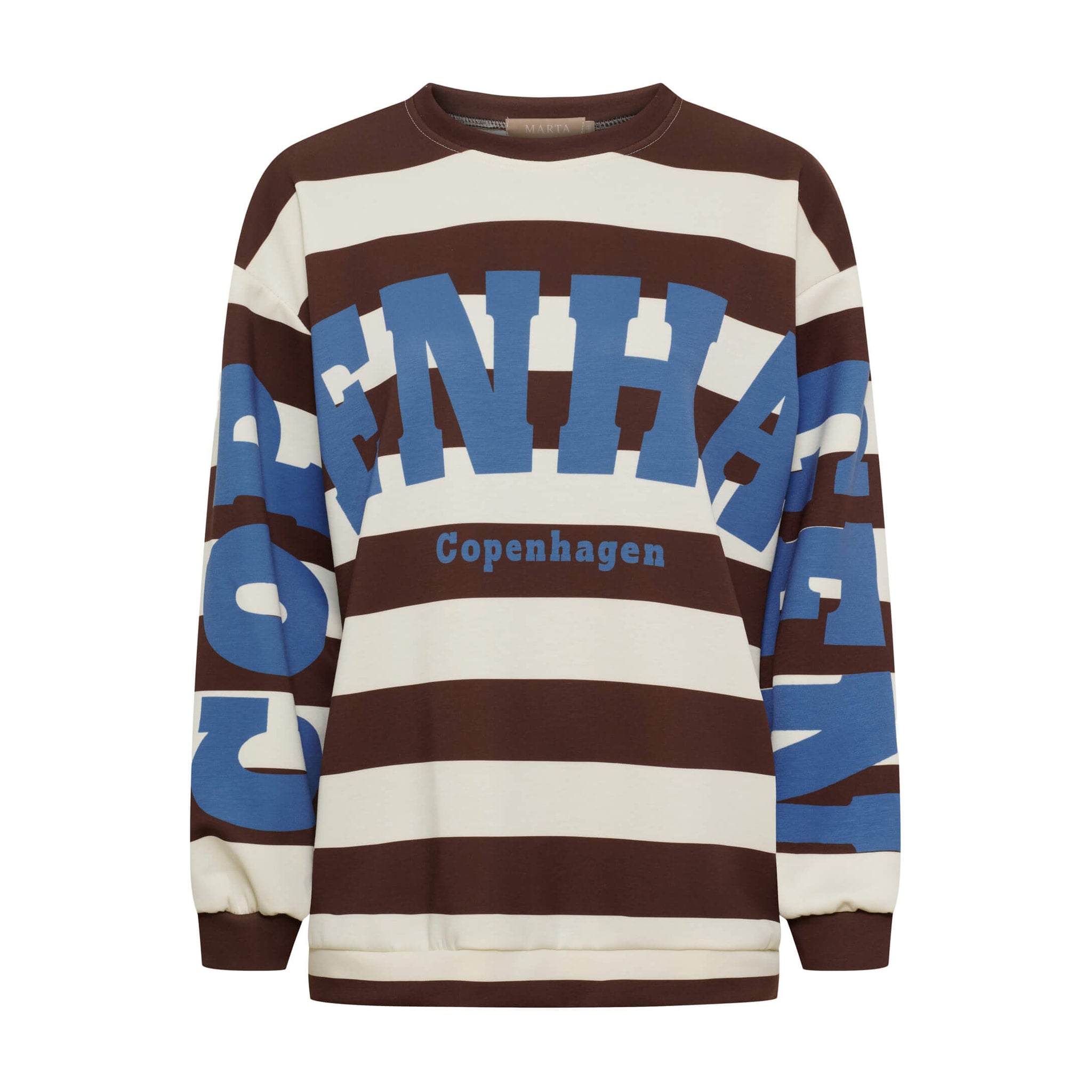 Brun og cremehvid stribet sweatshirt med stort blåt Copenhagen-print på bryst og ærmer set forfra