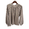 Brun ternet bluse fra Marta du Chateau med knapper foran og lange ærmer, set forfra på bøjle