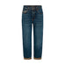 Blå barrel jeans fra Mos Mosh i Blue Tint set forfra med guldfarvet kæde ved lommen og opsmøgede ben