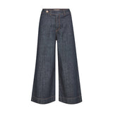 Mørkeblå wide leg jeans fra Mos Mosh set forfra med knap i livet og kontrastsømme