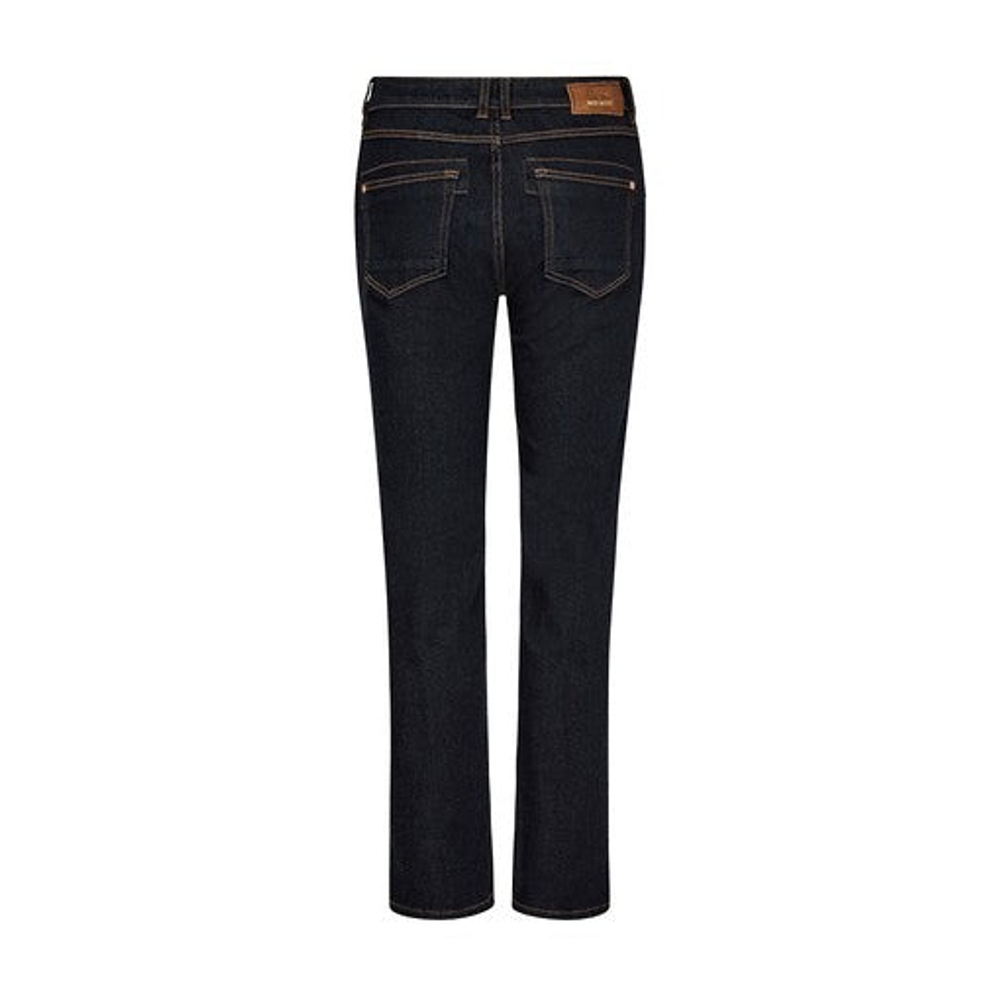 Mørkeblå jeans Carla Naomi Deluxe fra Mos Mosh set bagfra med baglommer og brunt mærke ved linningen