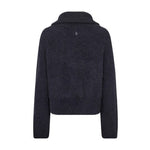 Hulda navy cardigan fra Mos Mosh set bagfra med foldet krave og ribkant forneden