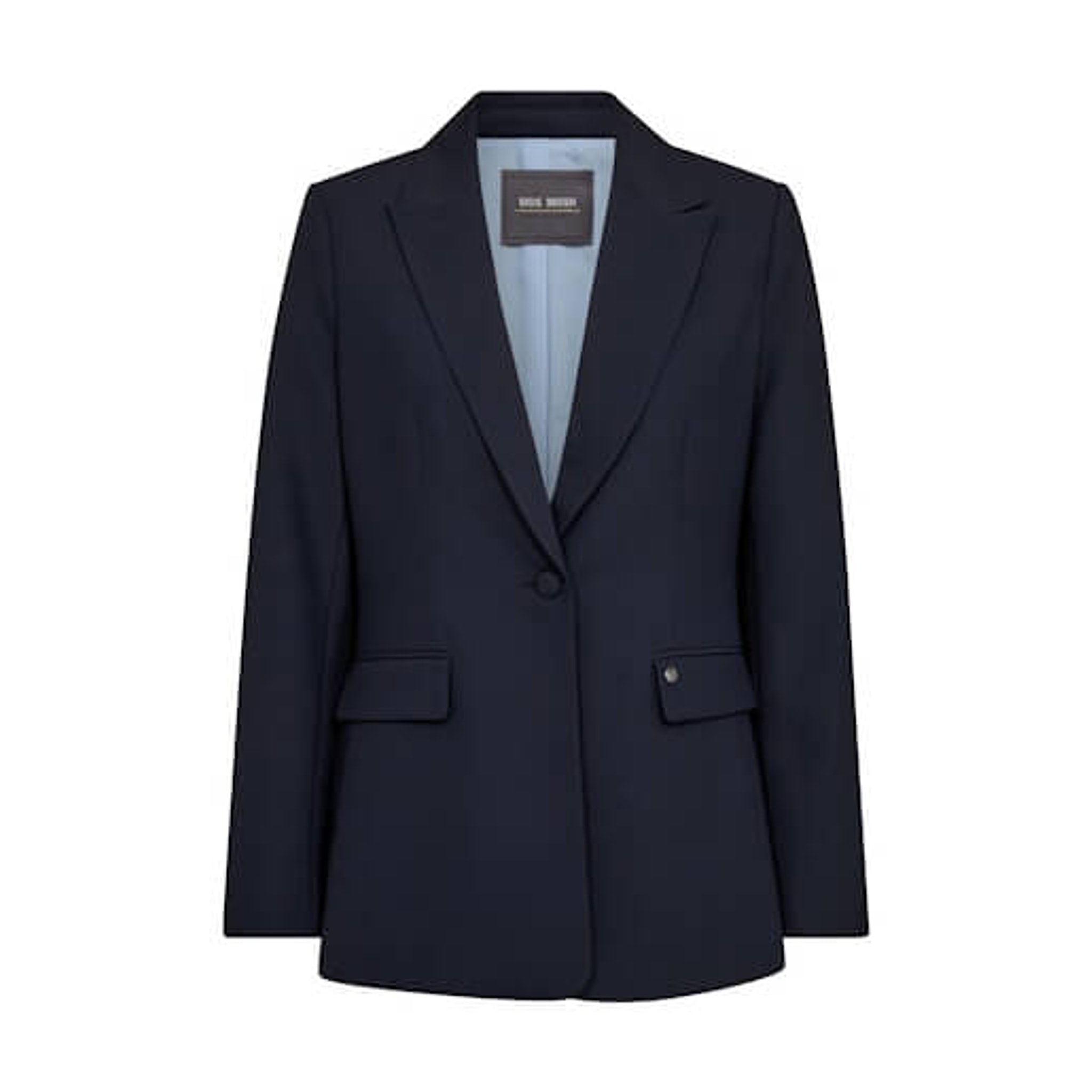 Navy blazer fra Mos Mosh forfra med revers, én knap, lommer med klap og lyseblåt for