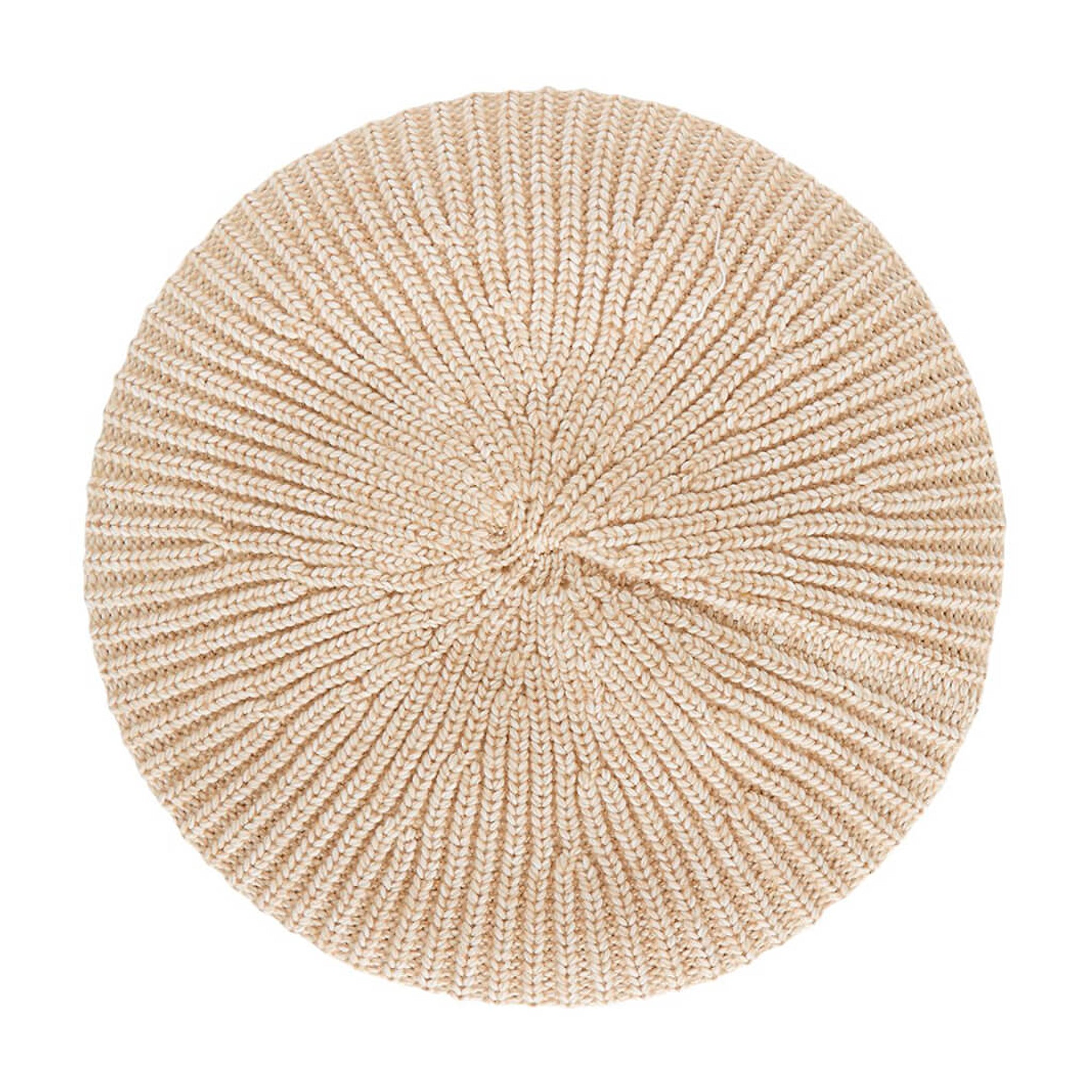 Beige strikket hat i baretform fra MSCH Copenhagen set oppefra med ribbet struktur