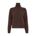Brun strikket pullover med høj rullekrave og lange ærmer i farven Hot Fudge set forfra