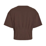 Brun t-shirt Kadance Tee i Hot Fudge bagfra med faldende skuldre og lodrette læg forneden