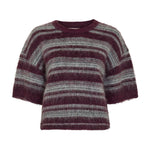 Stribet pullover i lilla og grå med rund hals og korte ærmer set forfra