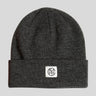 Mørkegrå hue Mojo Icon Beanie fra MSCH Copenhagen med bredt opslag og hvidt logomærke, set forfra