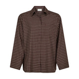 Brun ternet skjorte Anella i Chocolate Plum fra Neo Noir set forfra med knapper og brystlomme