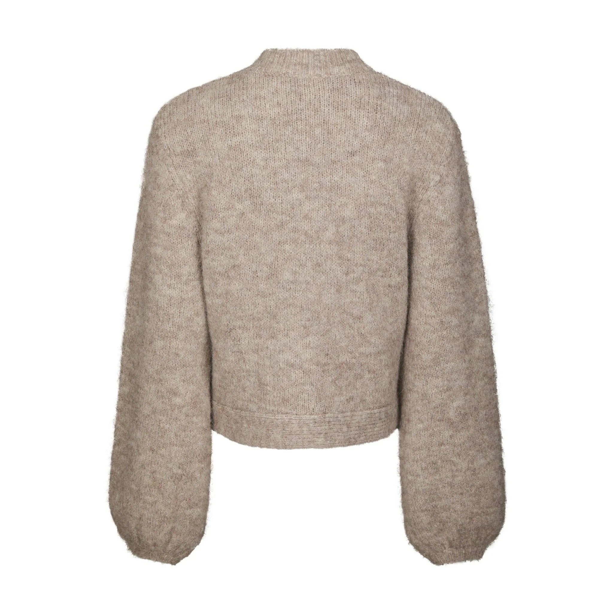 Beige fluffy cardigan med puffærmer og ribkant forneden, set bagfra