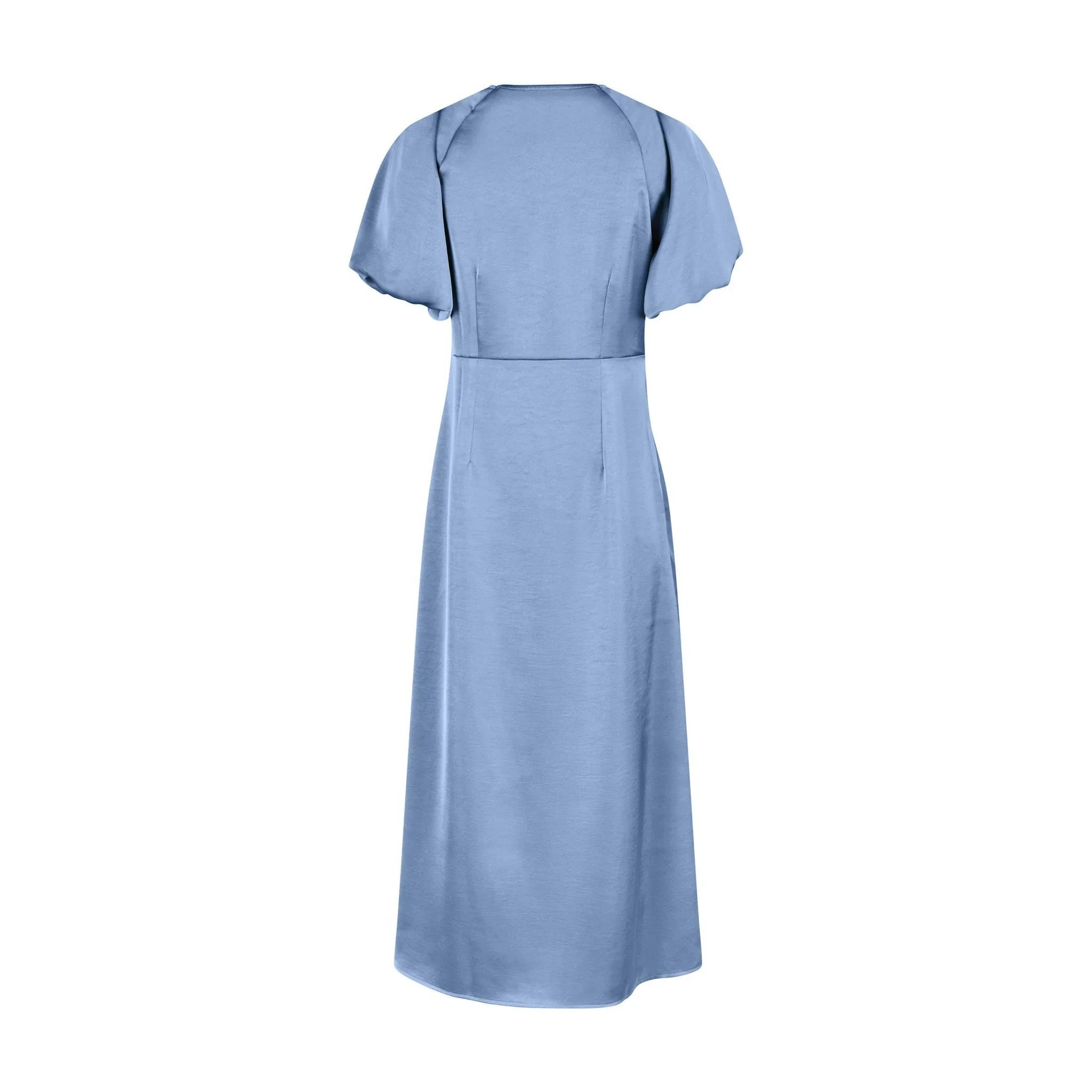 Blå satin midikjole Ilana fra Neo Noir med puffede ærmer set bagfra