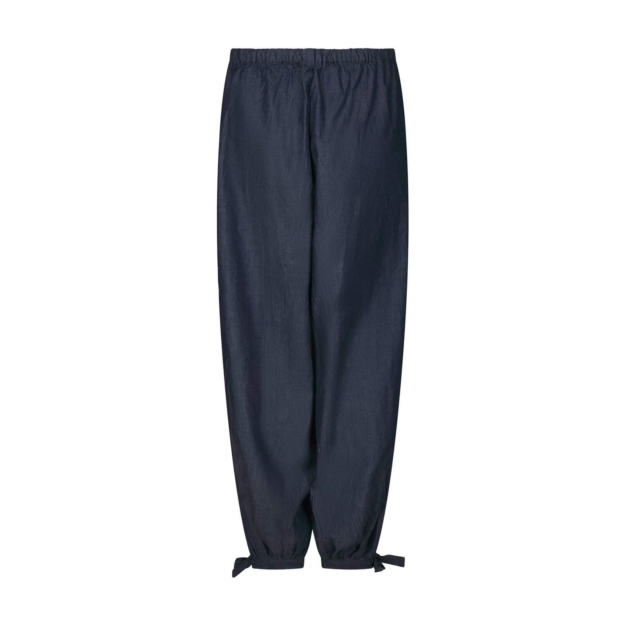 Blå Roxane denimbukser fra Neo Noir set bagfra med elastisk linning og bindebånd ved anklen