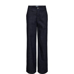 Blå wide leg bukser i denim fra Nümph set forfra på hvid baggrund