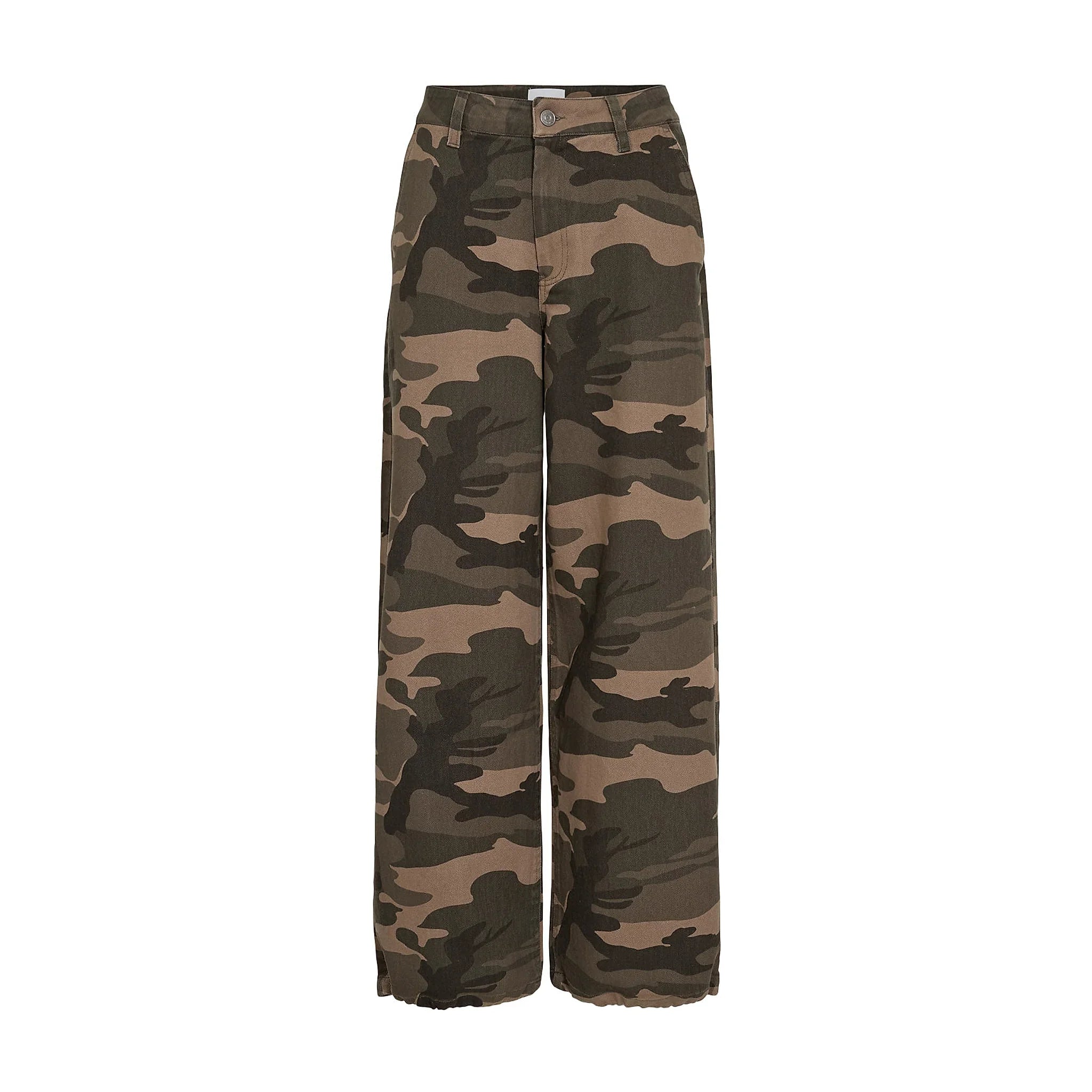 Grønne baggy jeans med camouflageprint og wide leg fra Nümph set forfra med knap og bæltestropper