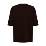 Brun t-shirt Nugira fra Nümph i Black Coffee set bagfra med nedfaldende skuldre